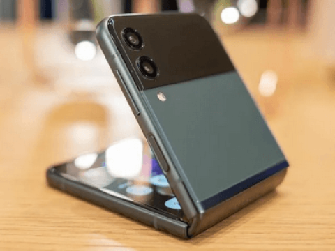 Проверка на прочность Samsung Galaxy Z Flip 3 Проверка на прочность Samsung Galaxy Z Flip 3